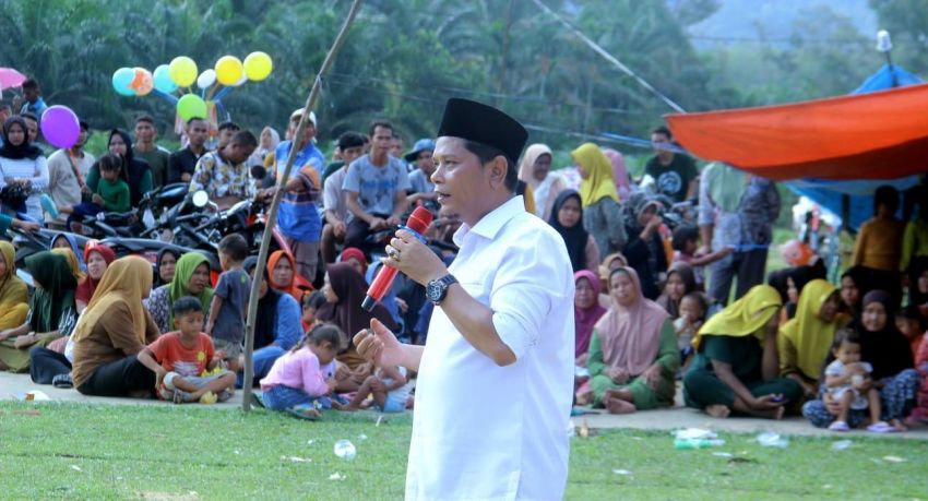 Ribuan Warga Antusias Sambut Kedatangan Fedrios Gusni di Pangkalan Indarung