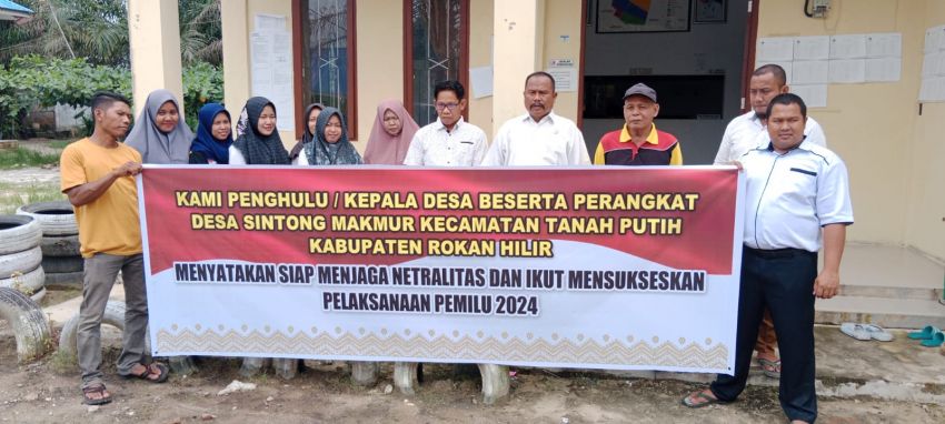 Penghulu dan Perangkat Kepenghuluan Sintong Makmur Kecamatan Tanah Putih Kabupaten Rohil Ikrar Netralitas Pemilu 2024
