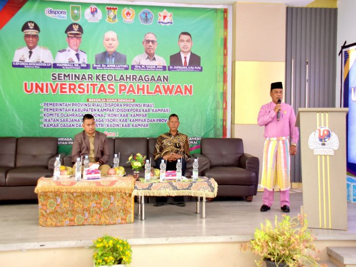 Wakili PJ Bupati Kampar, Kadis Dikpora Kampar Berikan Motivasi Pada Seminar Keolahragaan