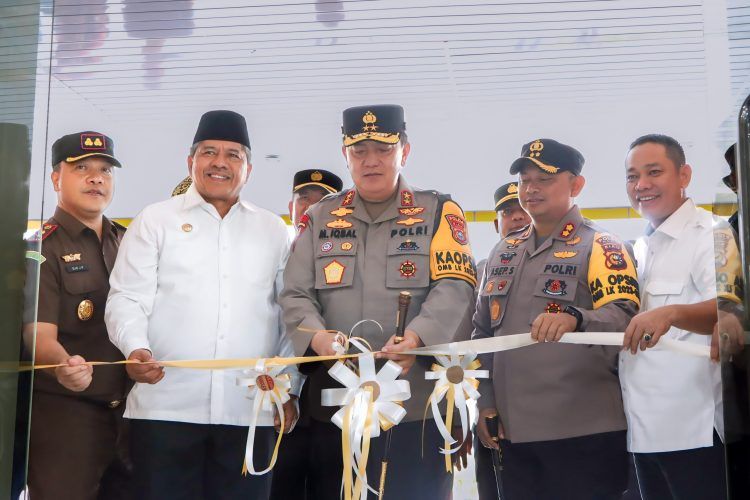 Kunjungi Polres Siak, Kapolda Riau Irjen Pol Mohammad Iqbal Resmikan Lapangan Tembak Terbaik Se-Riau dan Gedung SPKT