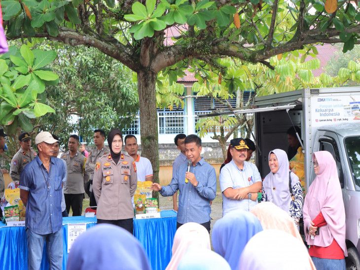 Pulihkan Perekonomian Masyarakat, Disperindagkop dan UKM Provinsi Riau Bekerjasama Dengan Disperindagkop dan UKM  Kabupaten Kampar Gelar Pasar Murah