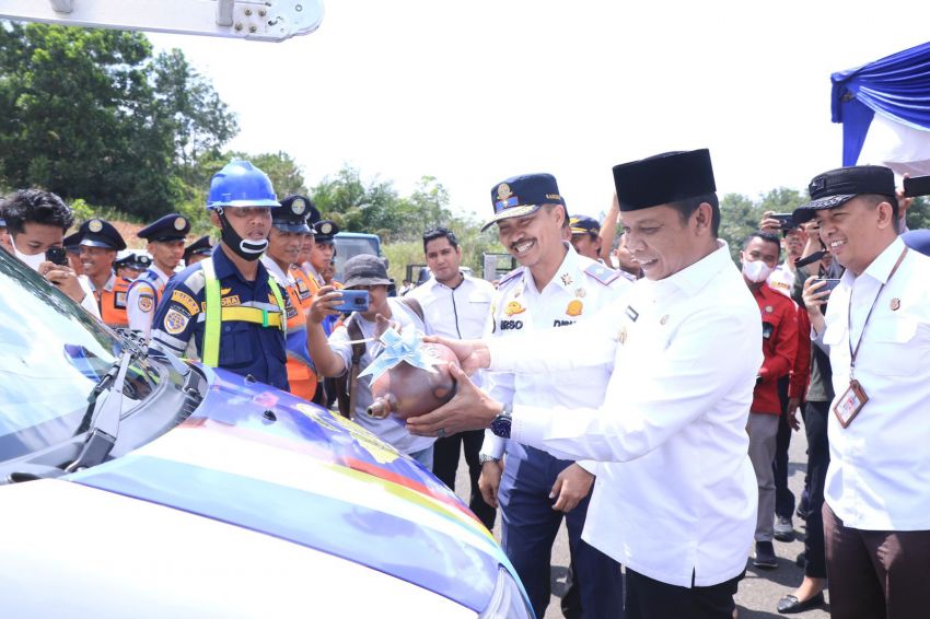 Pj Walikota Pekanbaru Muflihun S.STP M.AP Launching Mobil Layanan Cepat LPJU dan Bus TMP Gratis Bagi ASN