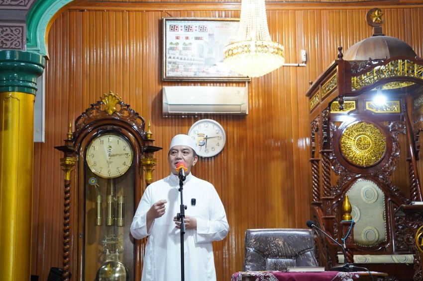 Kapolda Riau Irjen Mohammad Iqbal Safari Sholat Subuh Ramadhan di Masjid Paripurna Al-Muhsinin Pekanbaru