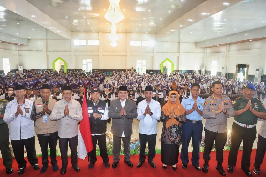 Pj Gubernur Lepas Jamaah Calon Haji Sulawesi Tenggara