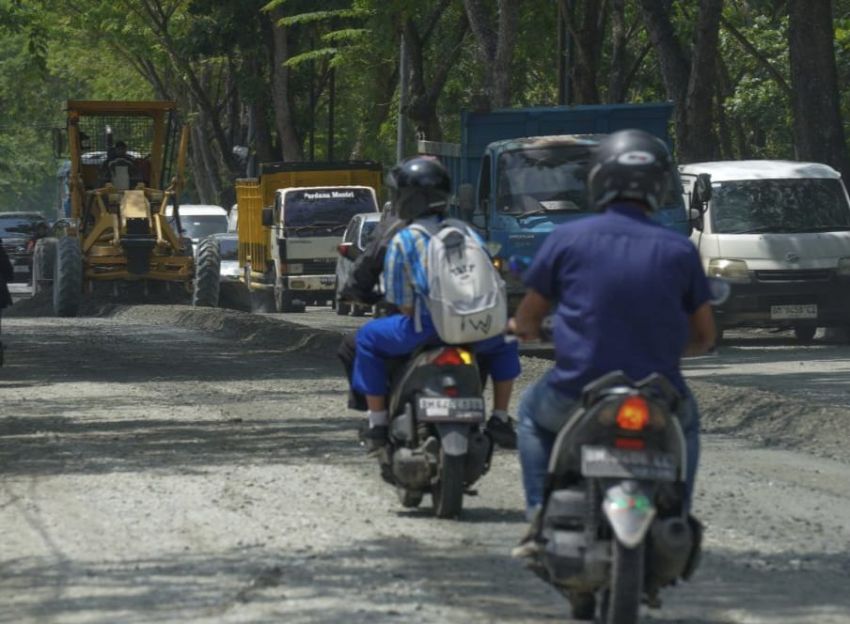 Pemprov Riau Lakukan Perbaikan 6 Ruas Jalan di Pekanbaru