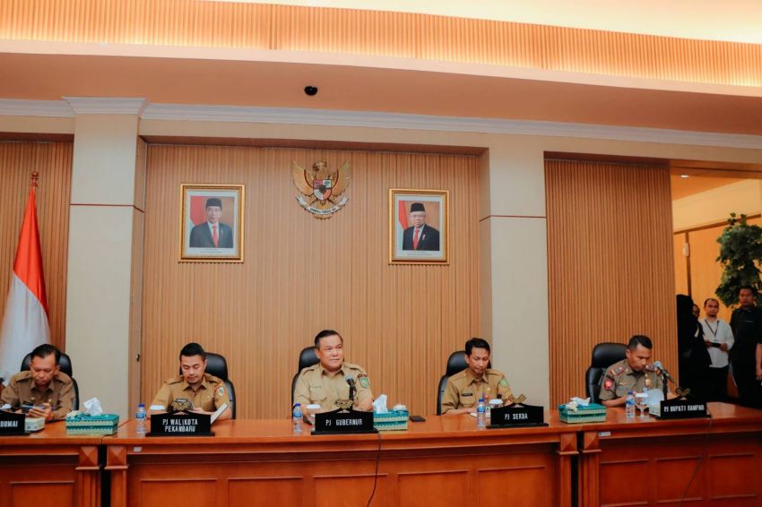 Wakili Pj Bupati Kampar, Kasatpol PP Arizon, Mengikuti Rapat Teknis Bersama Gubri Terkait Kunker Presiden Jokowi