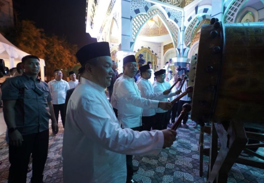 Sambut Idul Adha 1445 Hijriah, Pj Gubri SF Hariyanto Malam Takbiran di Masjid Agung Ar Rahman Pekanbaru