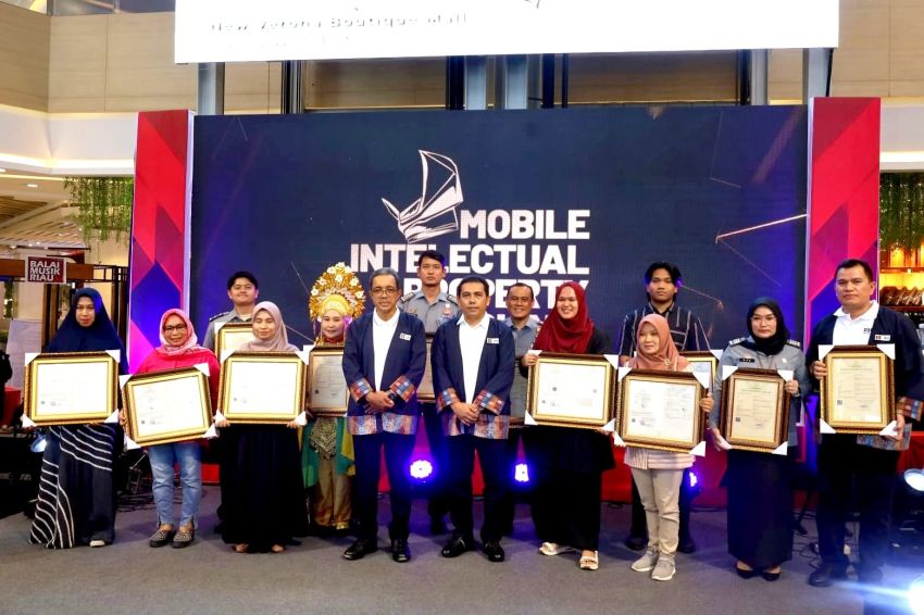 Komitmen Dalam Mendekatkan Layanan Kepada Masyarakat, Kemenkumham Riau Gelar Mobile Intellectual Property Clinic di MalI Living World Pekanbaru