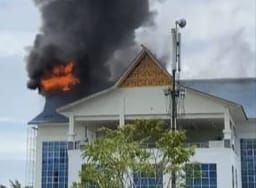 Kantor Dinas PUPR dan Perkim Pemkot Pekanbaru Terbakar