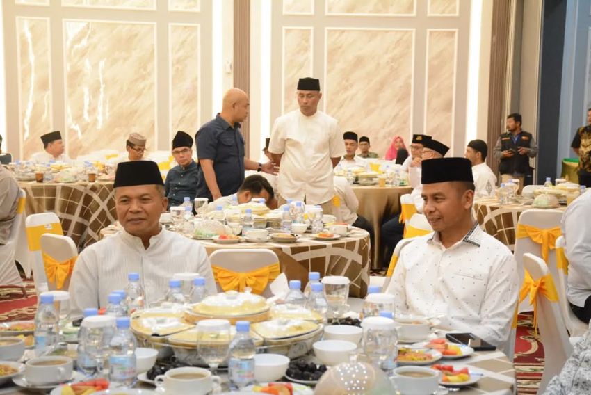 Danrem O31/Wirabima Hadiri Undangan Bupati Kampar H. Ahmad Yuzar dan Berbuka Bersama Tokoh Masyaraka