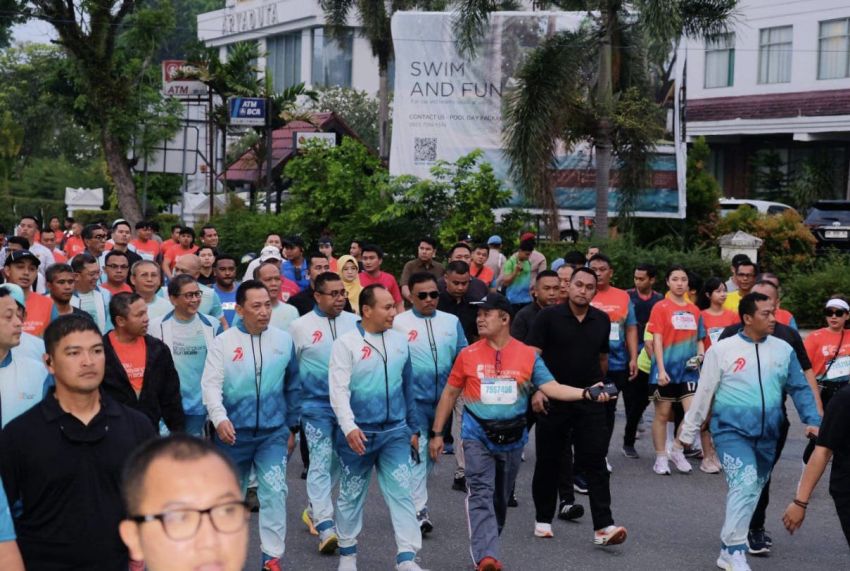 Semangat Kebersamaan, Gubernur Riau Abdul Wahid Meriahkan Bhayangkara Run 2025