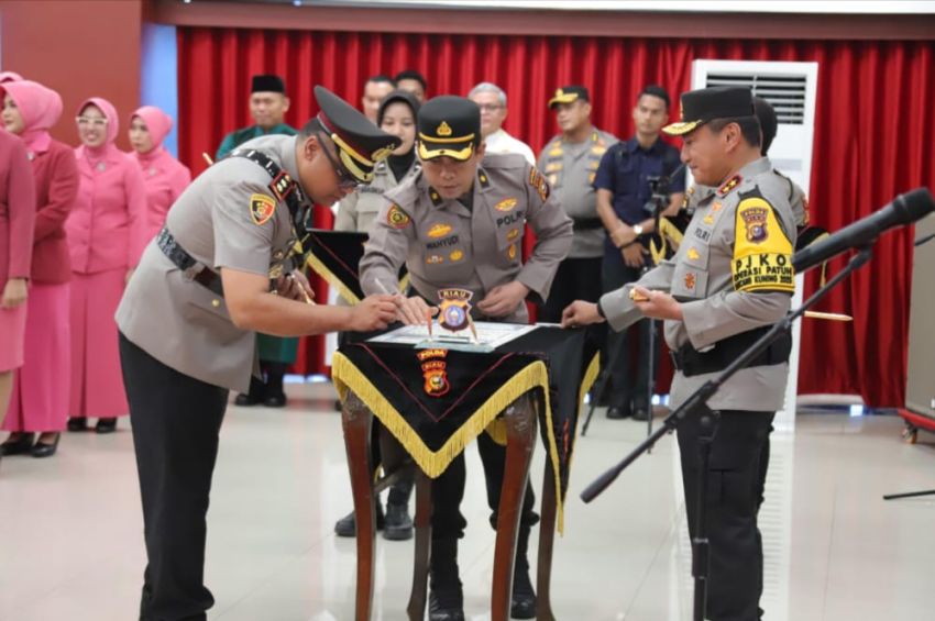 Kapolda Irjen Pol Herry Heryawan Pimpin Serah Terima Jabatan di Jajaran Polda Riau