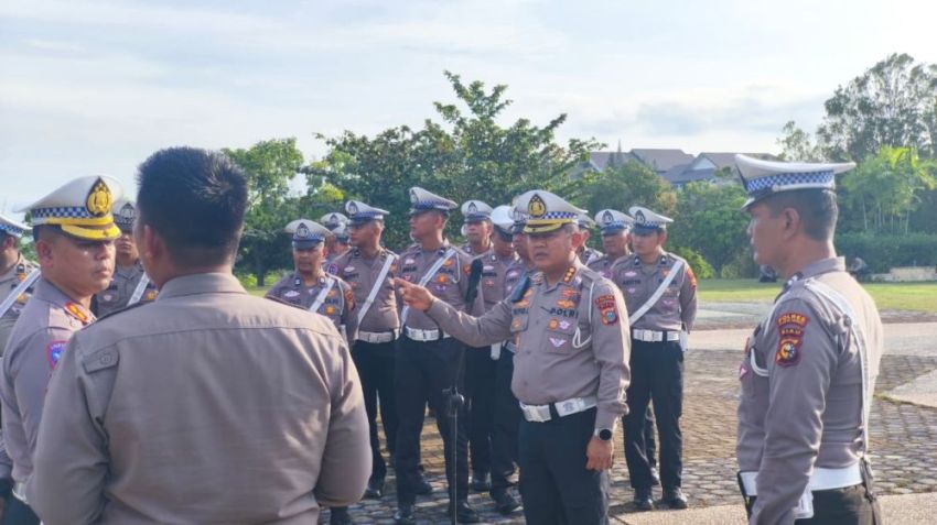 Ditlantas Polda Riau Imbau Pengemudi Angkutan Barang Patuhi Pembatasan Operasional Selama Pacu Jalur