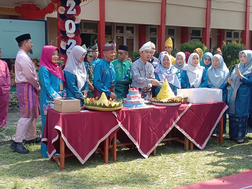 SMA Negeri 4 Pekanbaru Rayakan HUT ke 45, Kepala Sekolah Sampaikan Sejumlah Capaian dan Prestaai