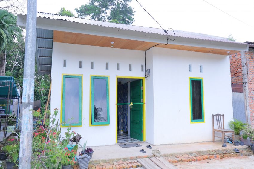 Wali Kota Pekanbaru Serahkan Bantuan 2 RLH ke Warga Tenayan Raya