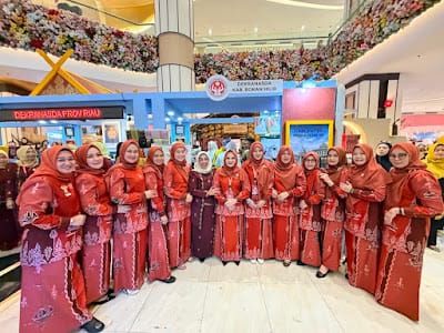 Bersama Dekranasda Rohil, Ketua TP PKK Tatik Sri Rahayu Pimpin Rombongan Hadiri Puncak Peringatan HKG PKK Ke-54